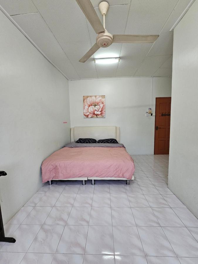 Ruhani Homestay 3 Kb - 4 Bedroom Fully Airconditioned With Wifi & Netflix Kota Bharu Bagian luar foto