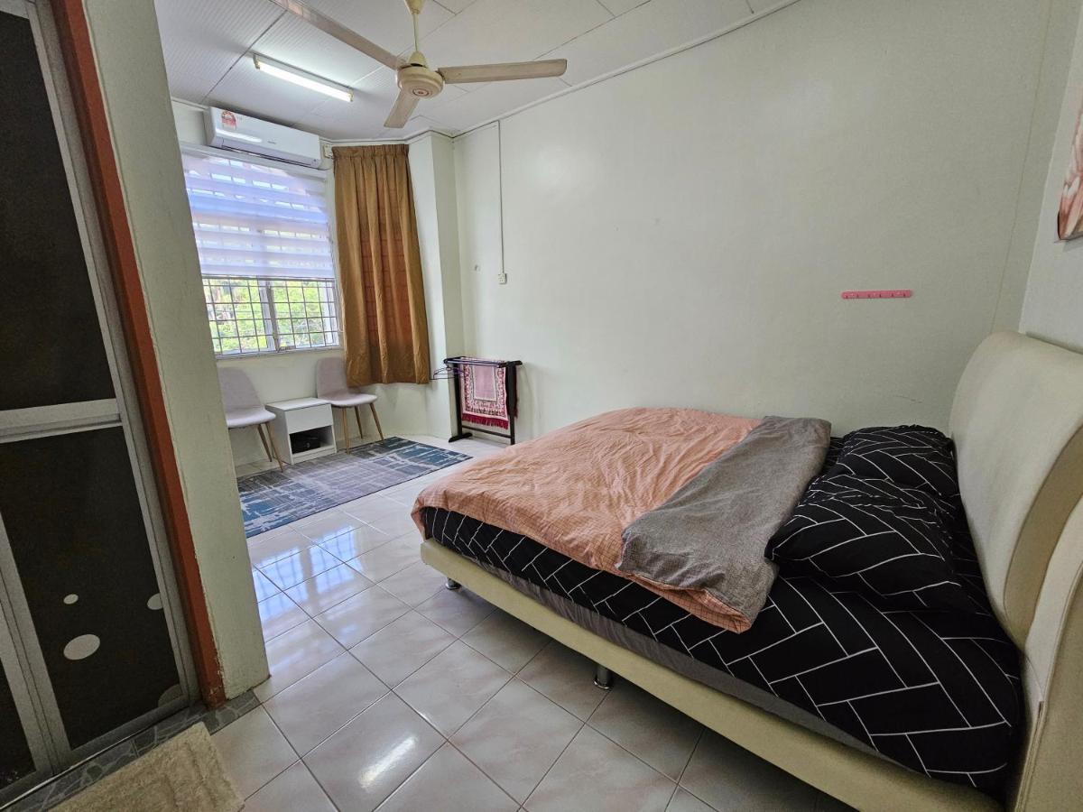 Ruhani Homestay 3 Kb - 4 Bedroom Fully Airconditioned With Wifi & Netflix Kota Bharu Bagian luar foto