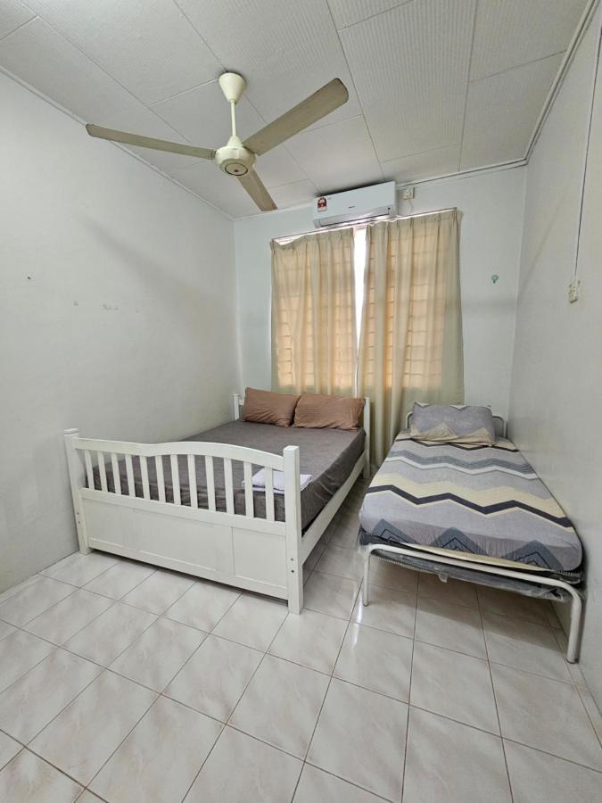 Ruhani Homestay 3 Kb - 4 Bedroom Fully Airconditioned With Wifi & Netflix Kota Bharu Bagian luar foto