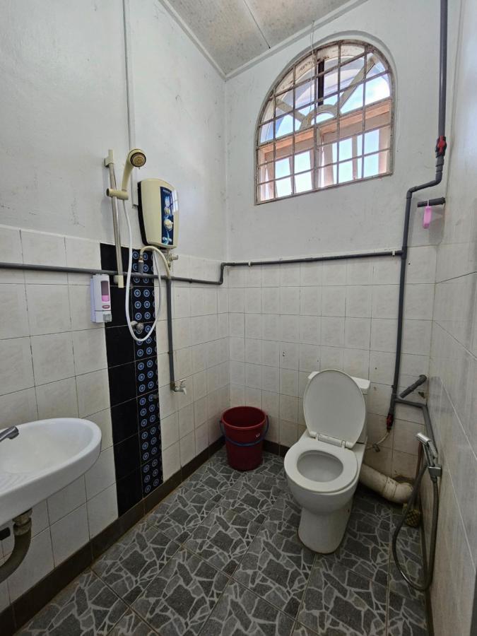 Ruhani Homestay 3 Kb - 4 Bedroom Fully Airconditioned With Wifi & Netflix Kota Bharu Bagian luar foto