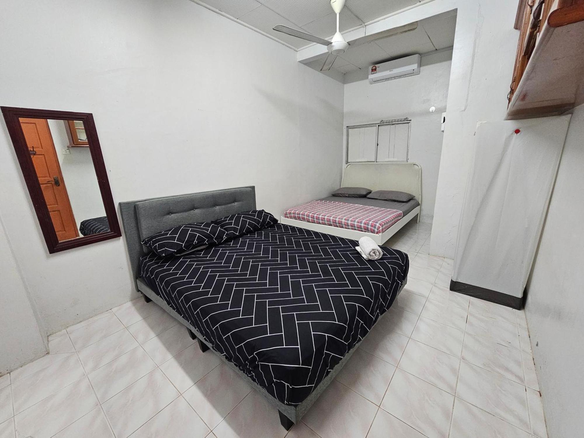 Ruhani Homestay 3 Kb - 4 Bedroom Fully Airconditioned With Wifi & Netflix Kota Bharu Bagian luar foto