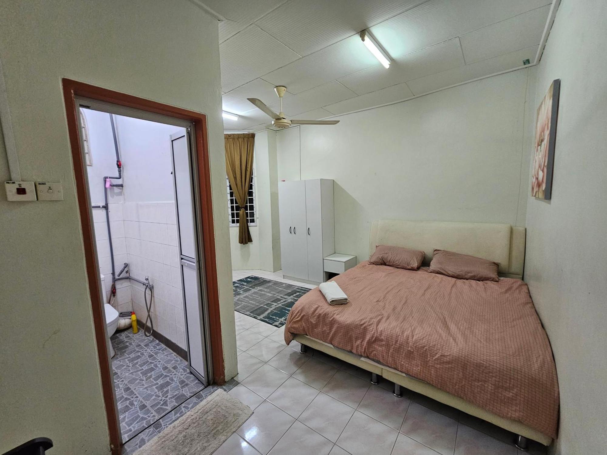Ruhani Homestay 3 Kb - 4 Bedroom Fully Airconditioned With Wifi & Netflix Kota Bharu Bagian luar foto