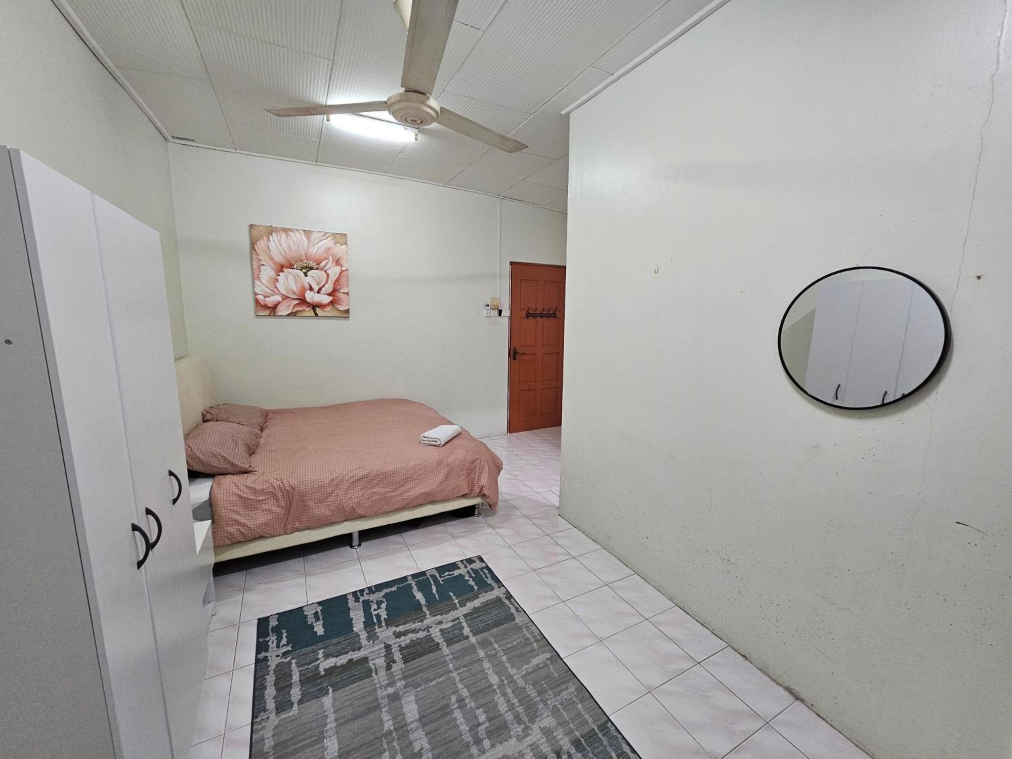 Ruhani Homestay 3 Kb - 4 Bedroom Fully Airconditioned With Wifi & Netflix Kota Bharu Bagian luar foto