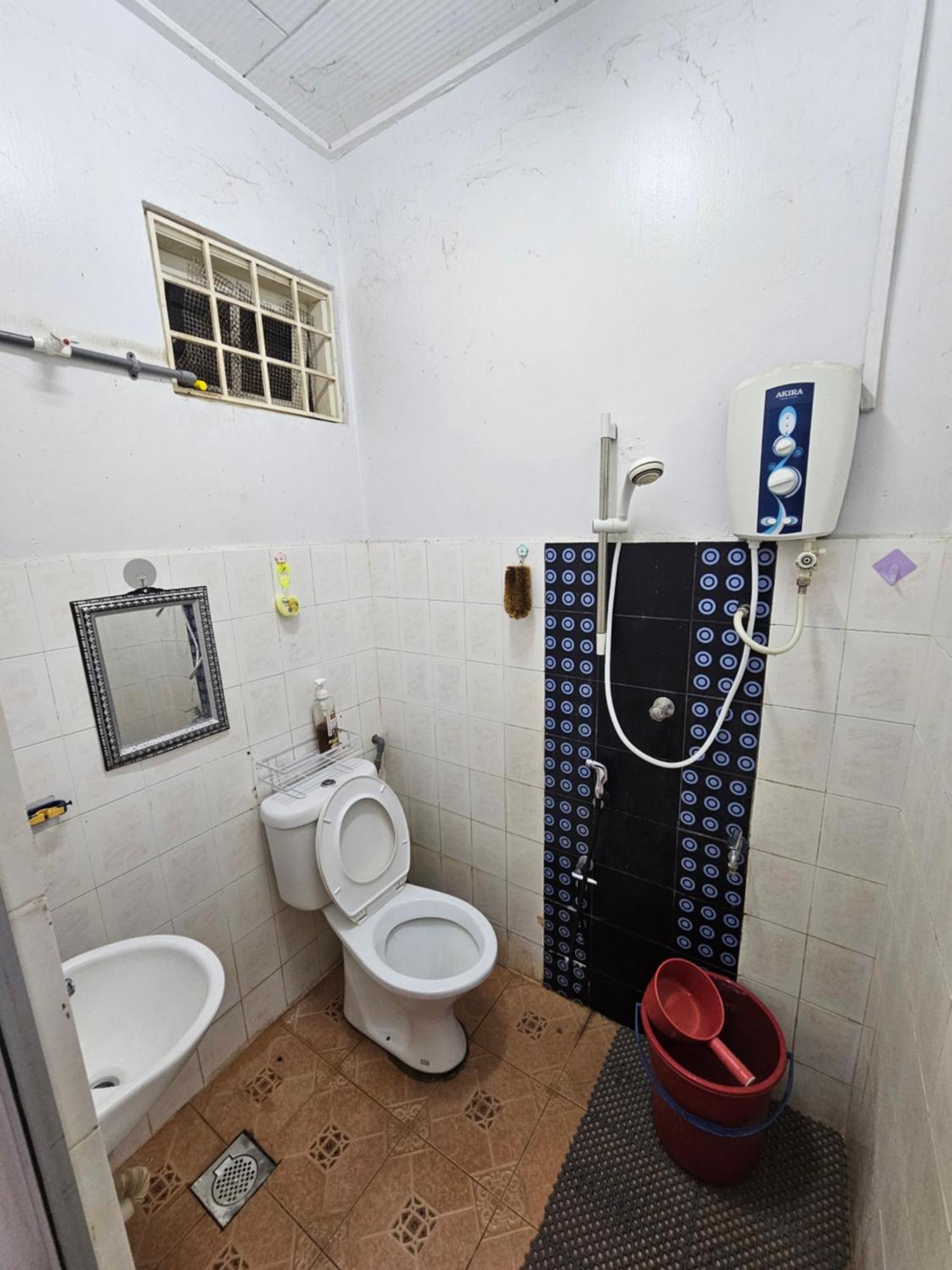 Ruhani Homestay 3 Kb - 4 Bedroom Fully Airconditioned With Wifi & Netflix Kota Bharu Bagian luar foto